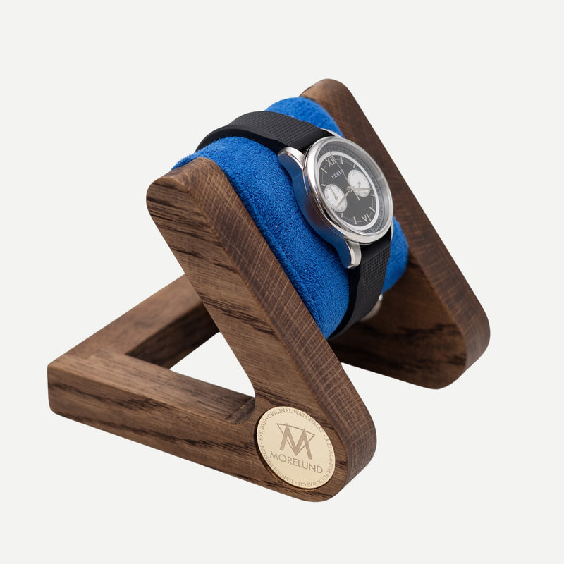 Morelund Watch Stand - Dark Oak - Blue