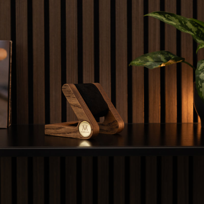 Morelund Watch Stand - Dark Oak - Grey Saffiano