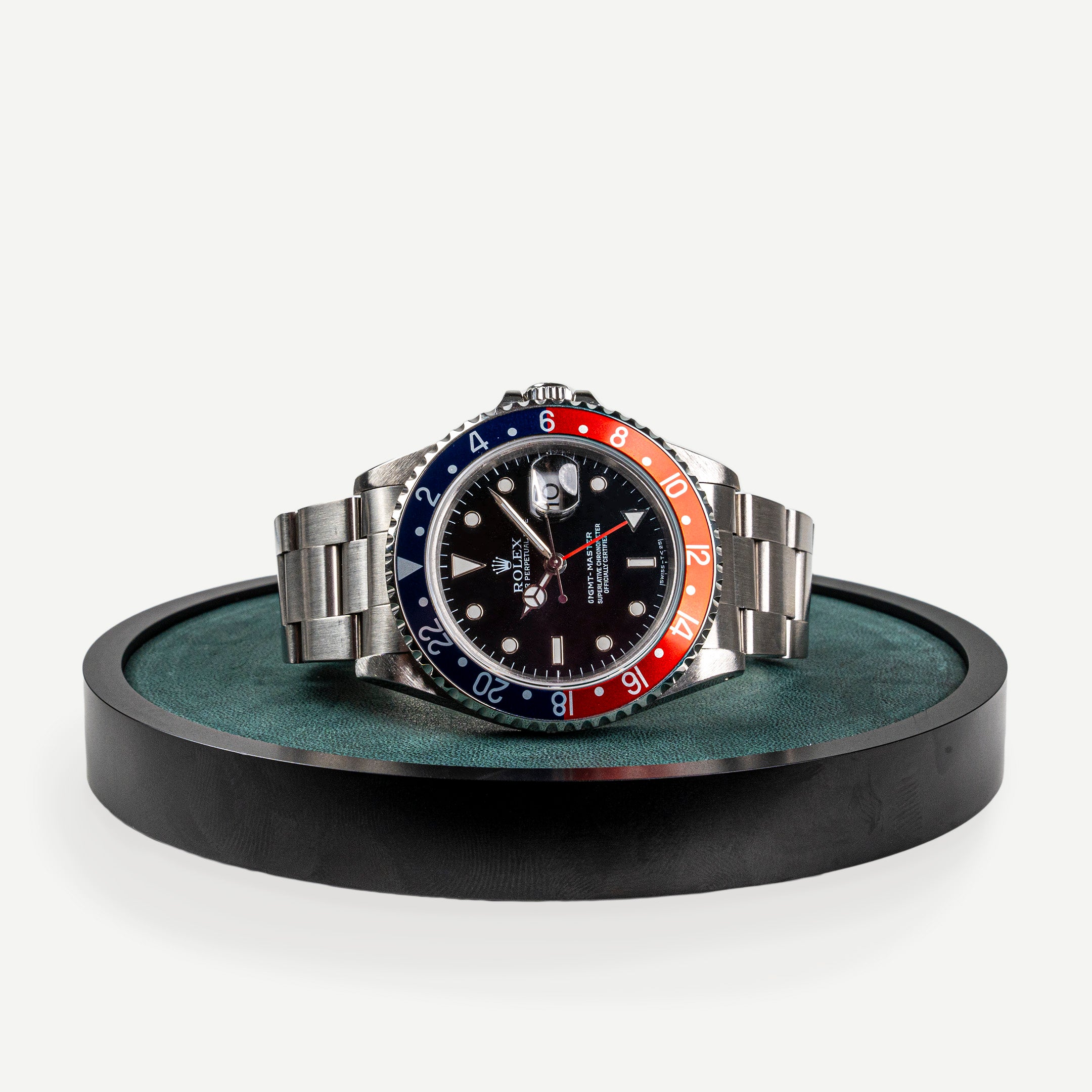 Products Morelund Watchmat, black aluminum green leather, scandinavian design, watch display, watch home decor