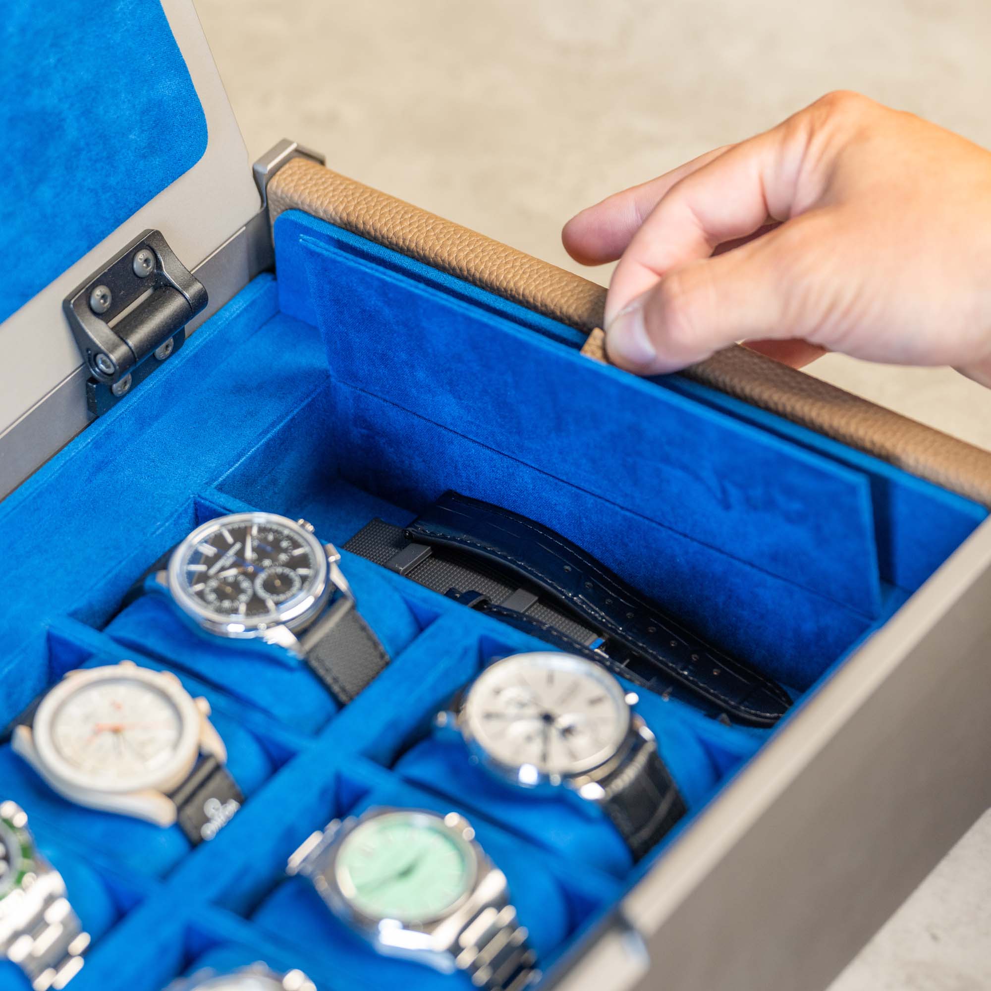 AUBLIQ Uhrenbox Grau 10 Slot + Strap Slot