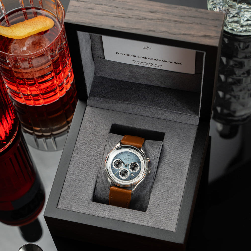 About Vintage 1564 Chronodate Automatic Ice Blue