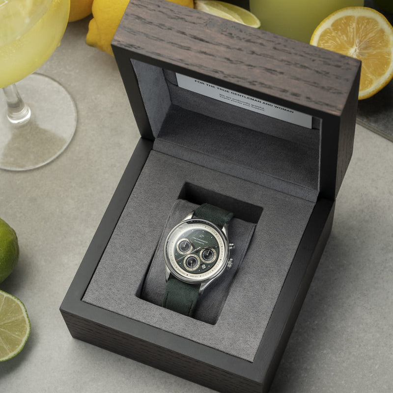 About Vintage 1564 Chronodate Automatic Garnish Green