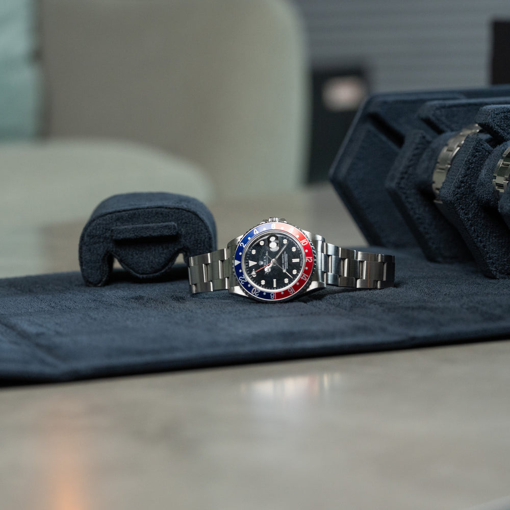 Personalisierte sechseckige Uhrenbox in Marineblau mit 8 Fächern