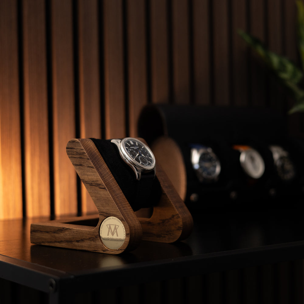 Uhrentablett - Hohes Naturholz Cognac