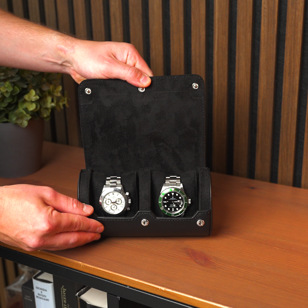 Personalisierte Uhrenrolle mit zwei Schlitzen – ganz in Schwarz