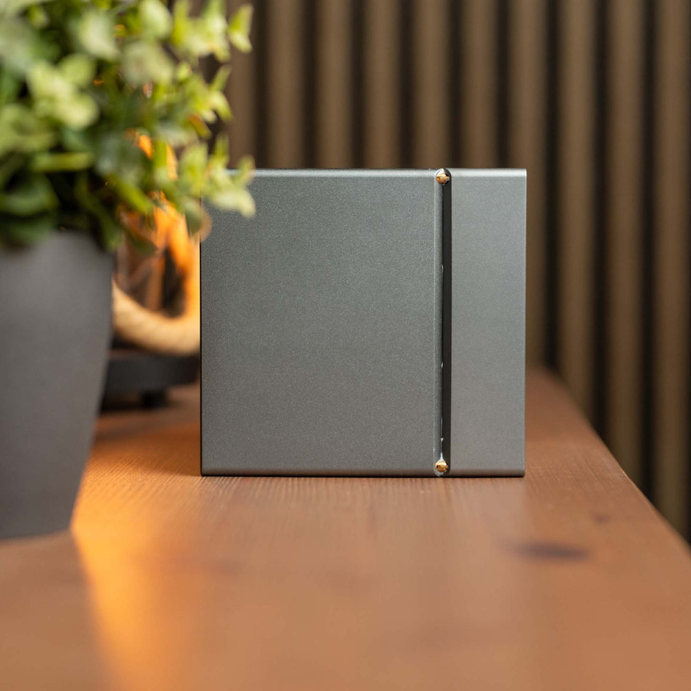 Quadratischer Uhrenbeweger Grau