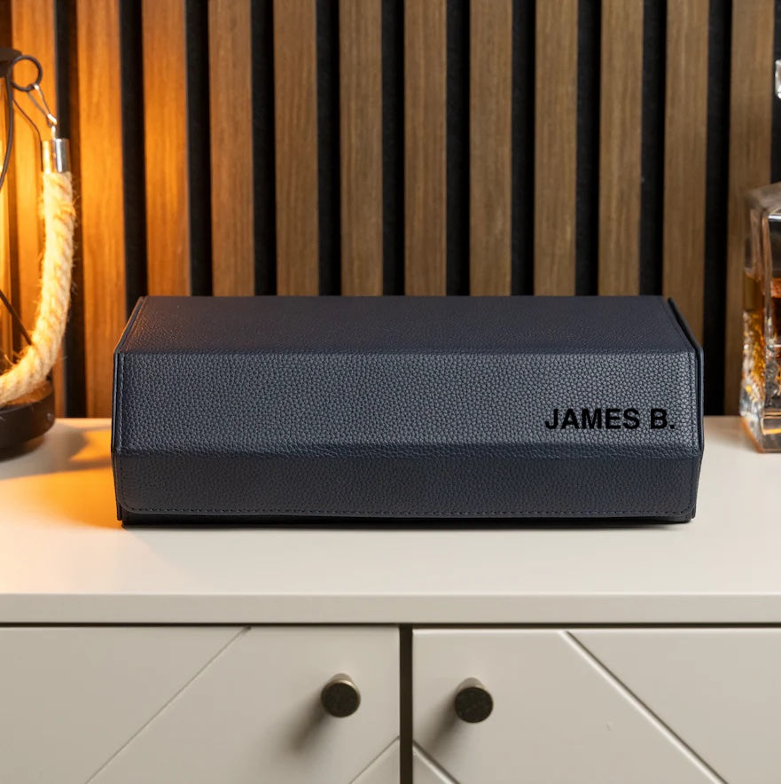 Personalisierte sechseckige Uhrenbox in Marineblau mit 8 Fächern