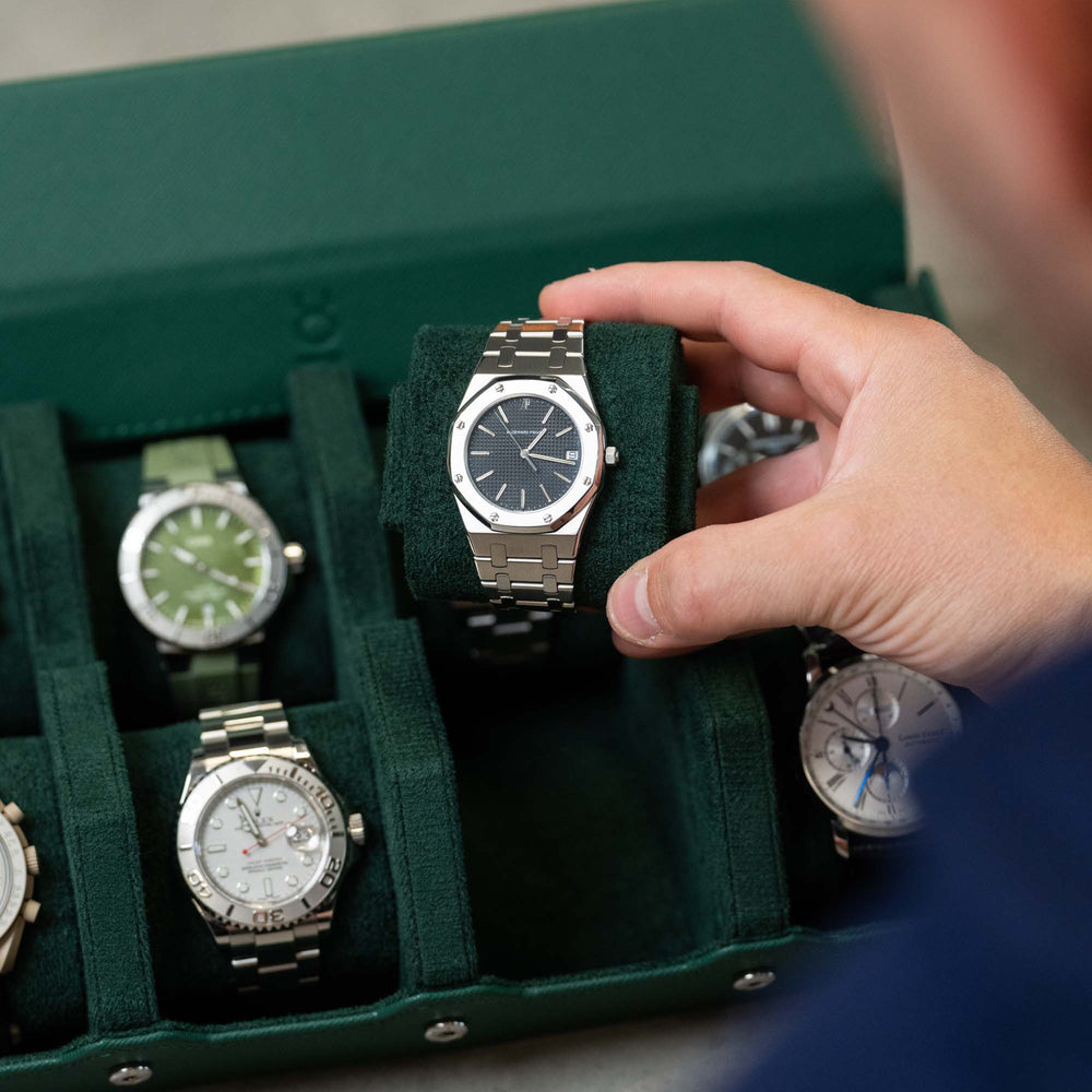 Sechseckige Uhrenbox aus grünem Saffiano mit 8 Fächern